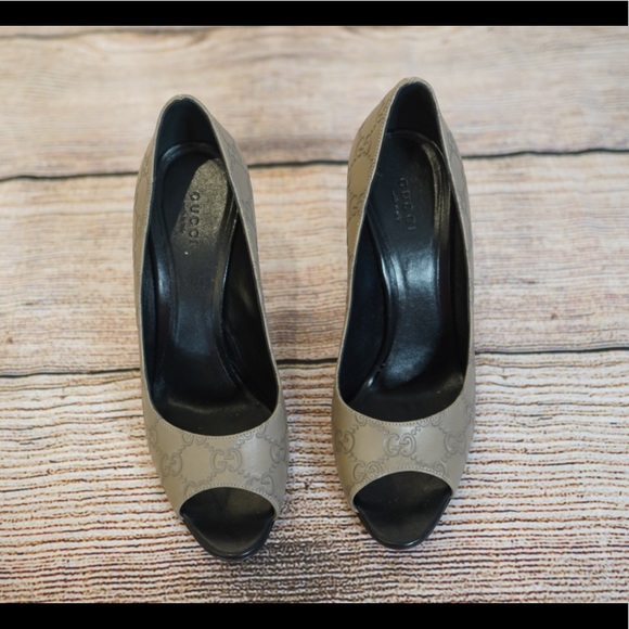 Gucci Peep Toe Pumps in Tan - Picture 2 of 7